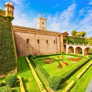 Descubre Barcelona con los tours en autobús turístico – Visita a medida en 2025 Explora Barcelona a tu ritmo con los tours en autobús con paradas libres – Vistas panorámicas, guías de audio y paradas ilimitadas en 2025